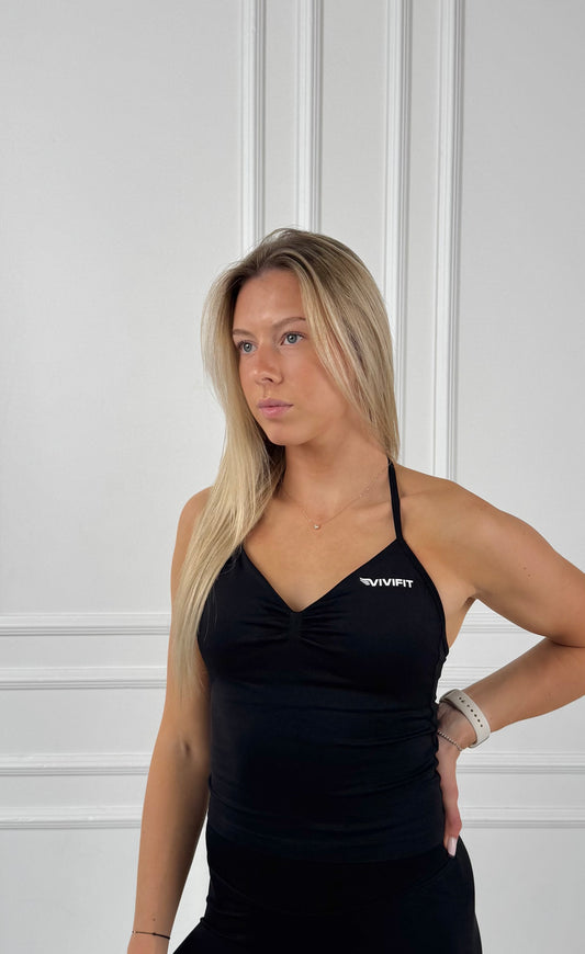 Juoda formuojanti sportinė palaidinė